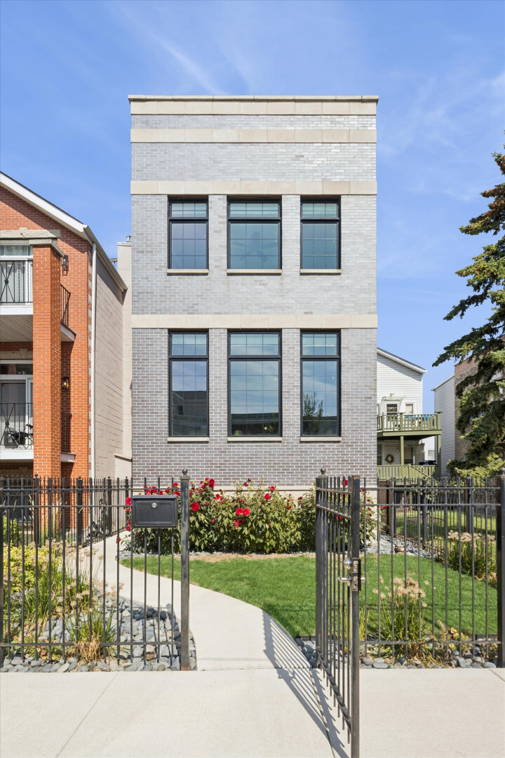 2154 Erie Street