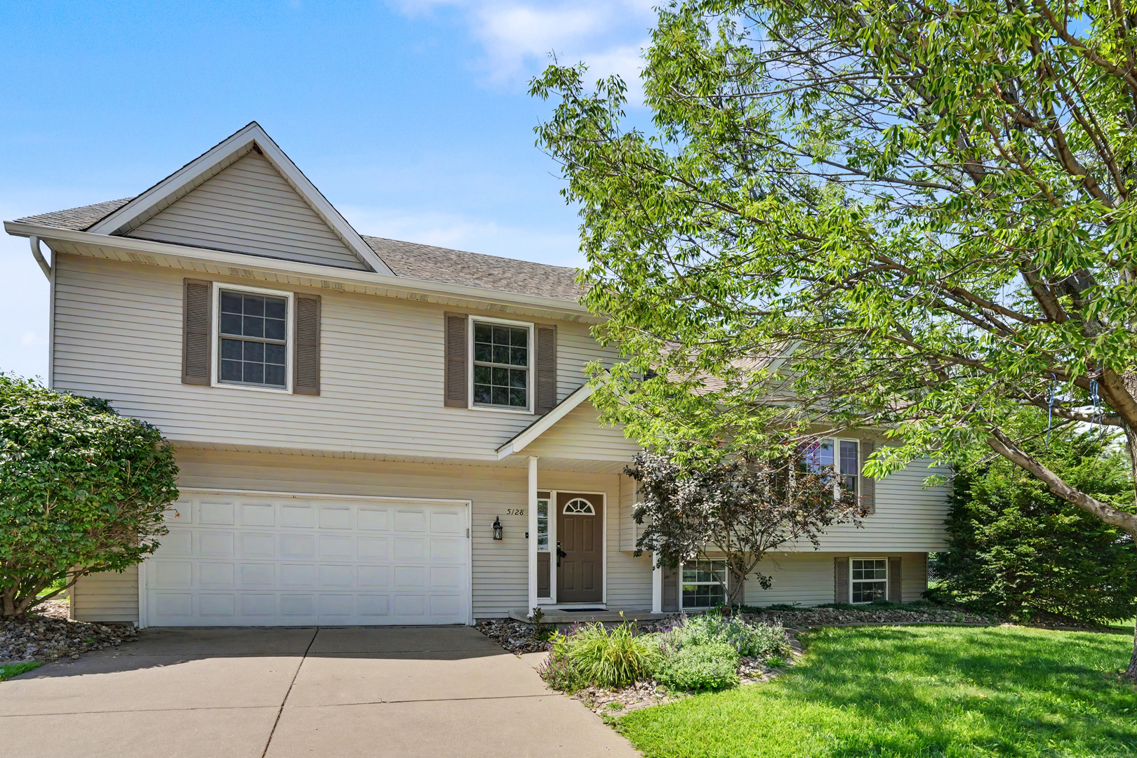 5128 Woodland Court