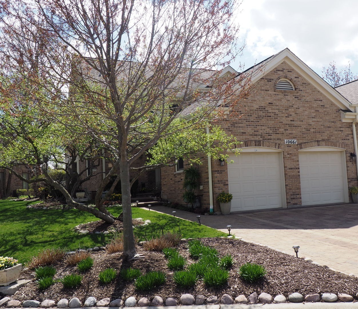 10661 Hollow Tree Road