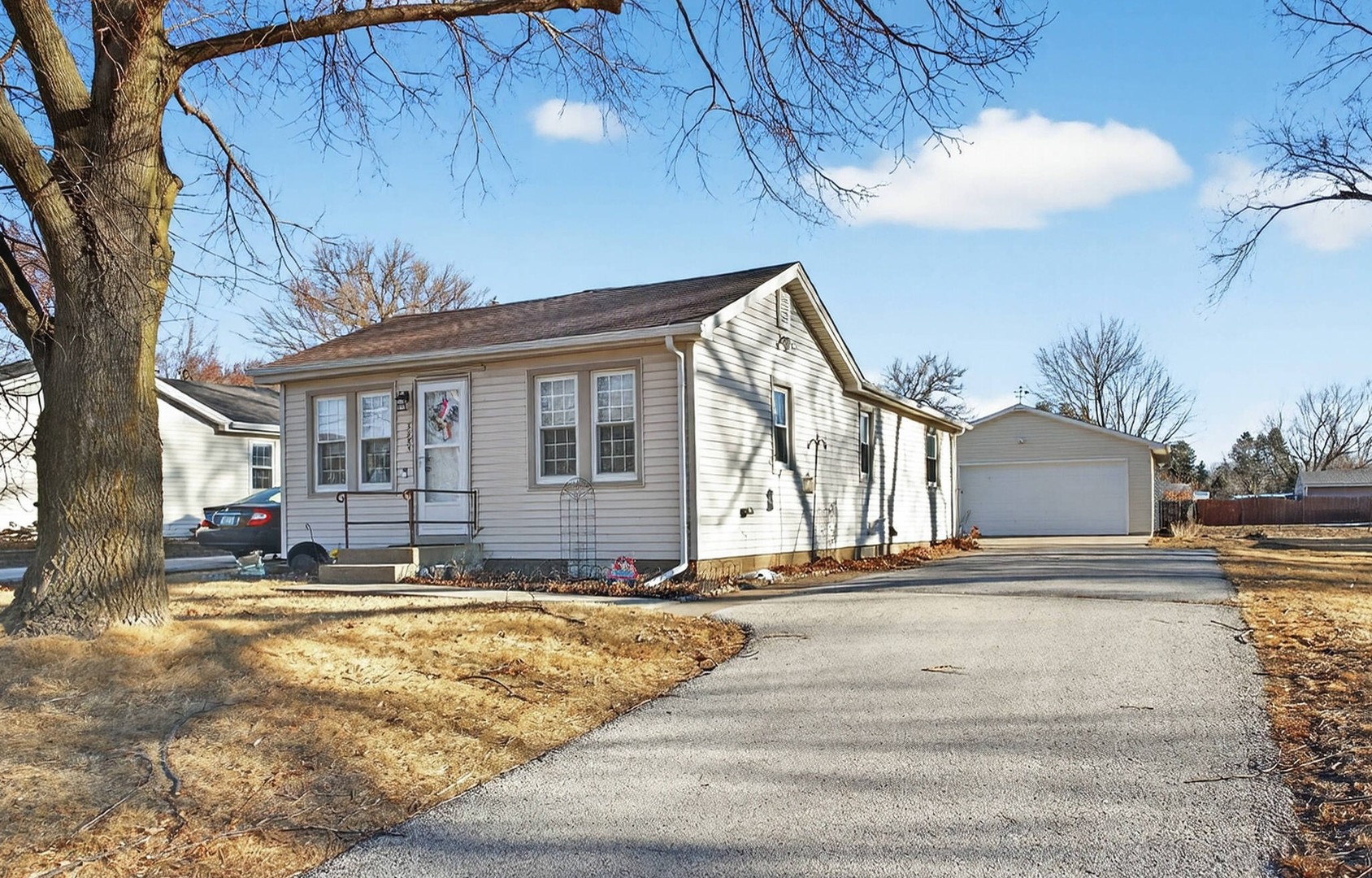 3285 Moencks Road