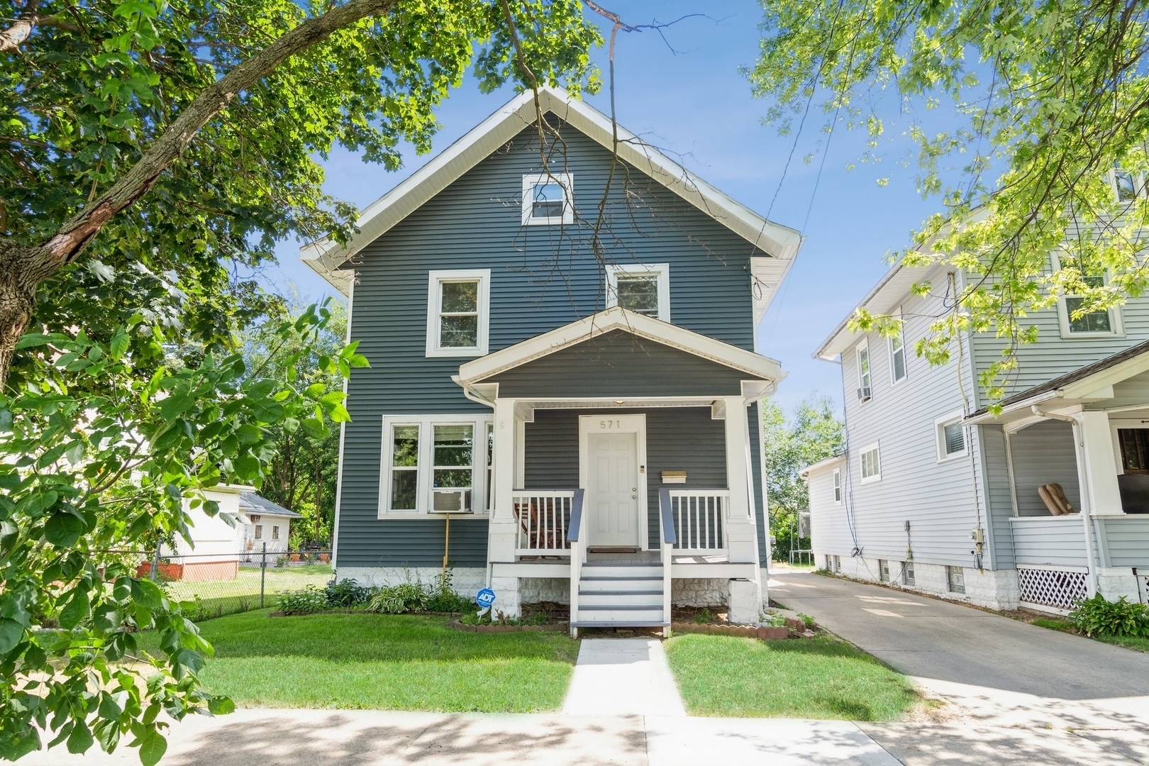 571 Benton Street