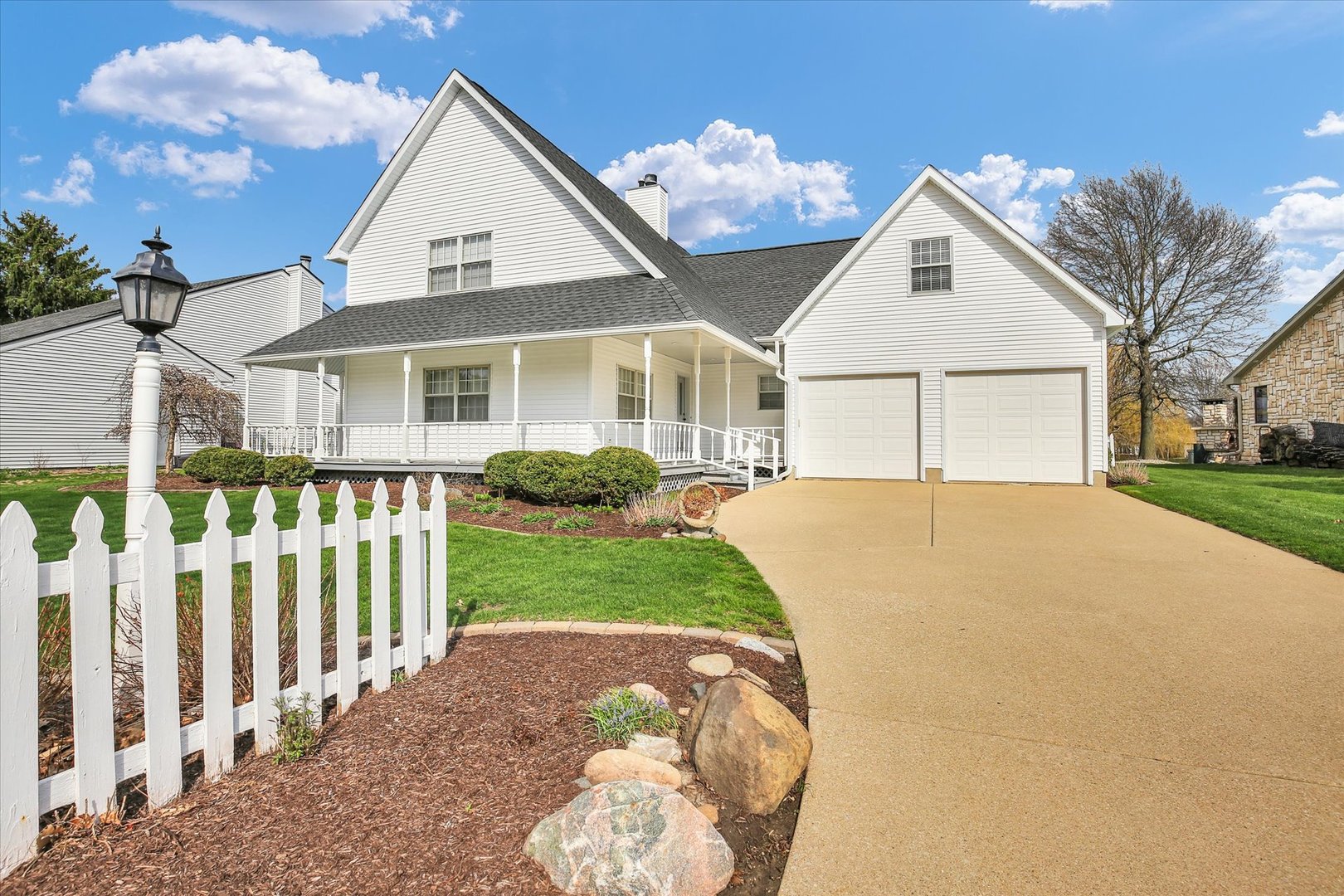 2504 Lakewood Drive