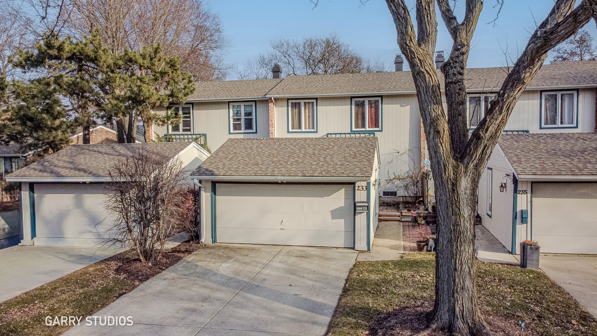 233 Lakeview Lane