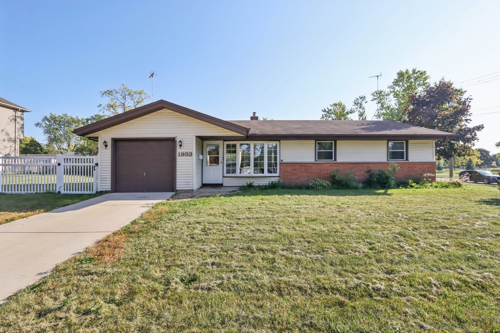 1933 Whittier Lane