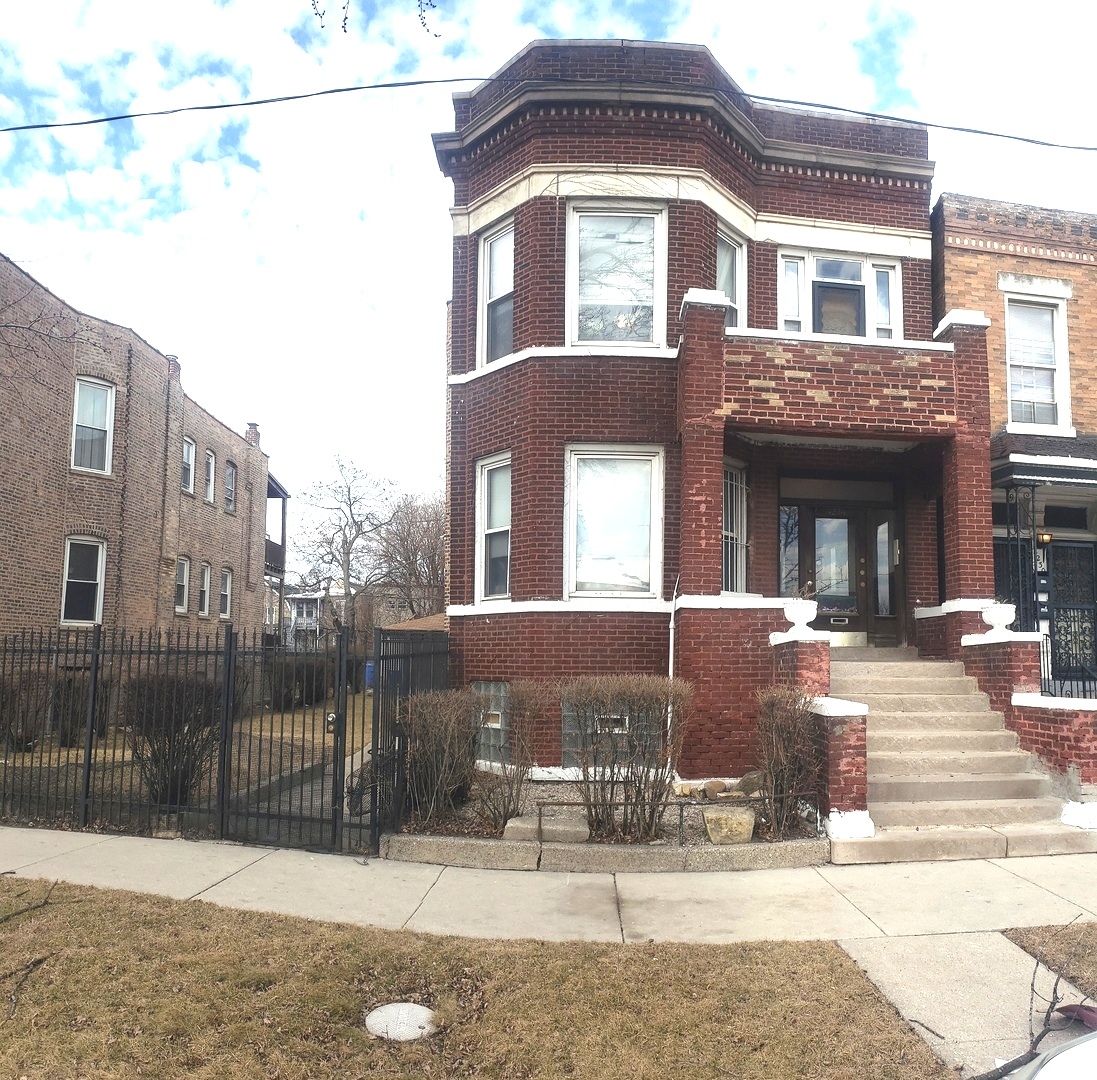 4234 CONGRESS Parkway