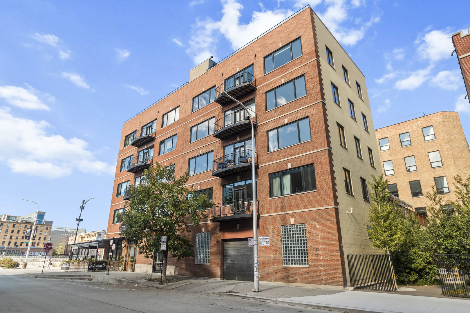 1152 Fulton Market