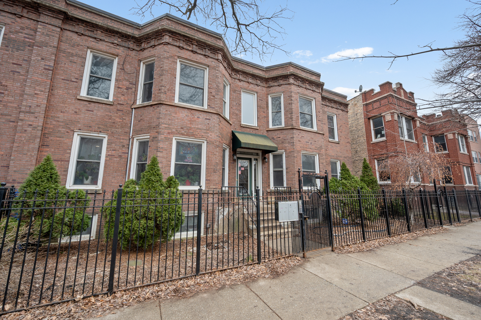 2444 Linden Place