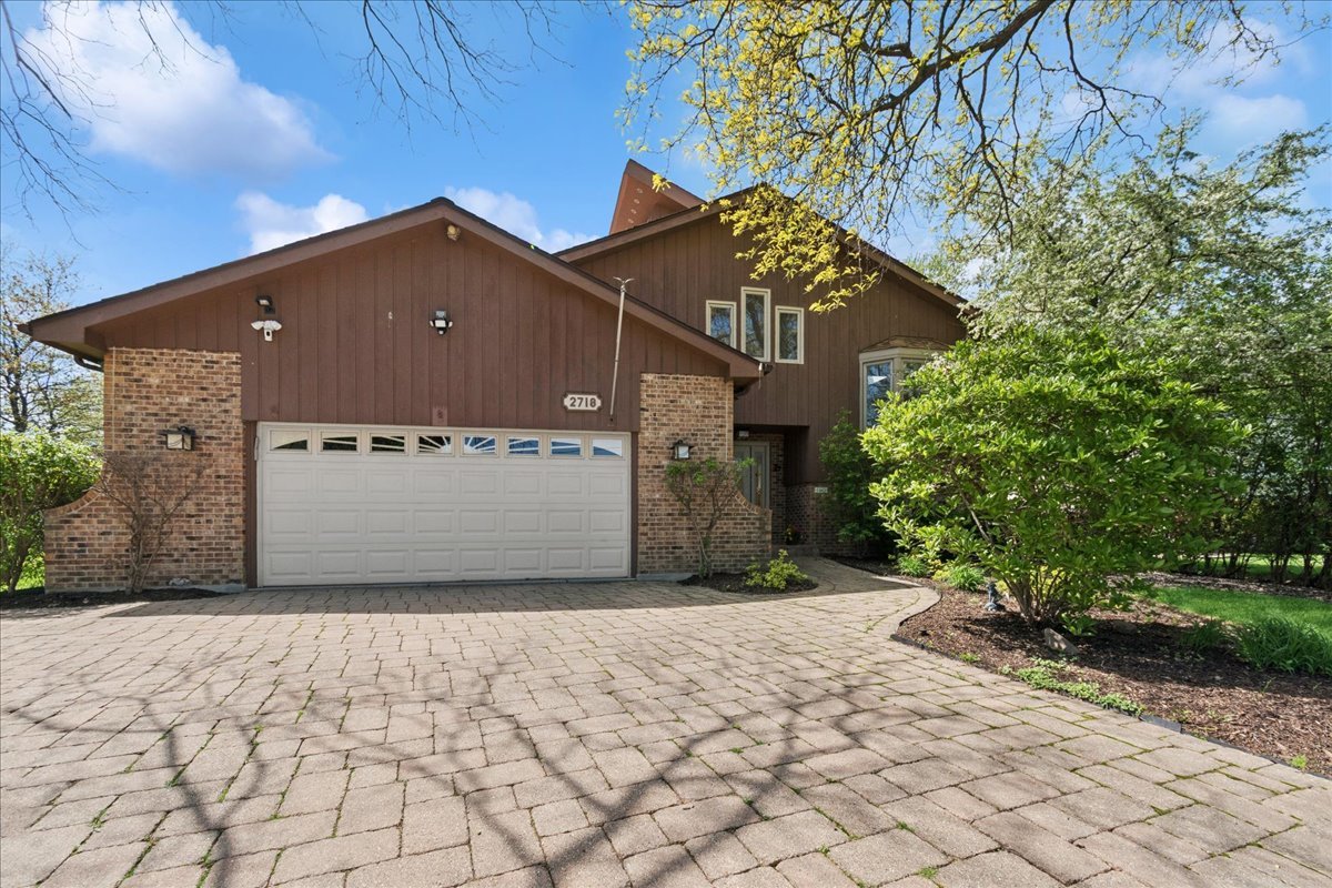 2718 Elm Lane