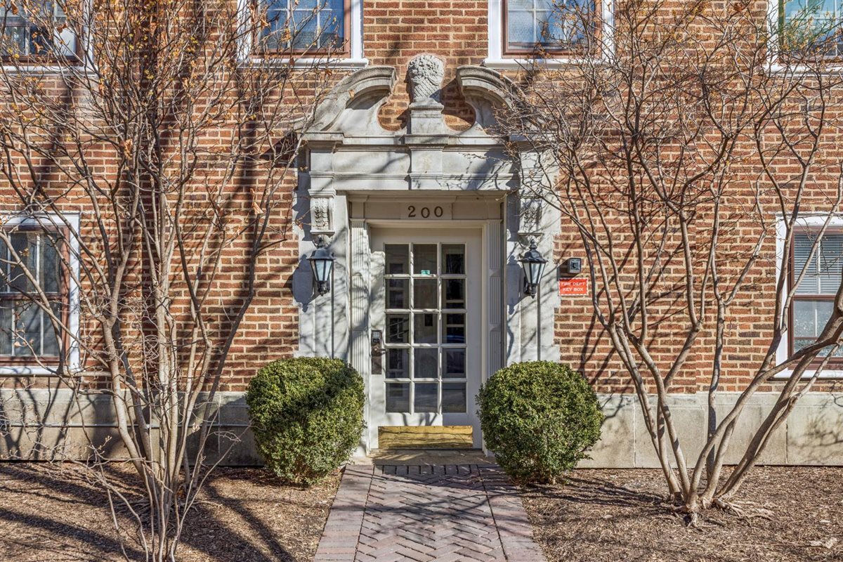 200 Maple Avenue