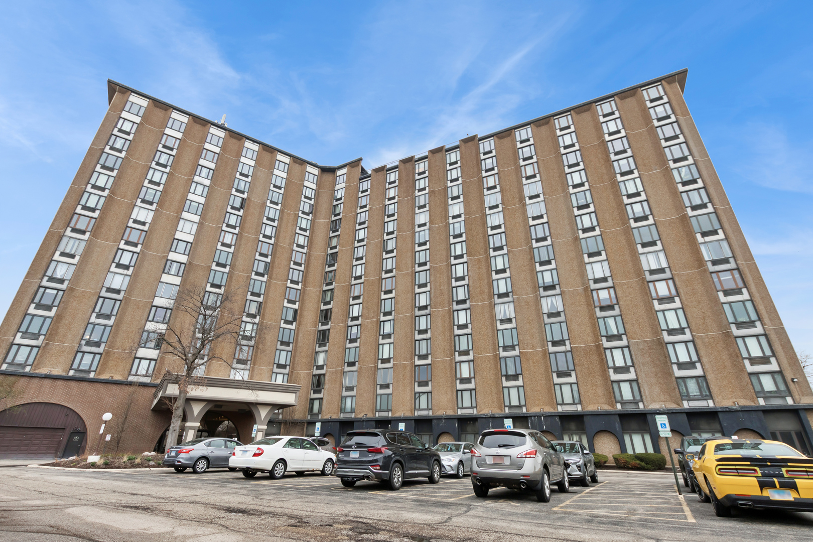 1 Renaissance Place