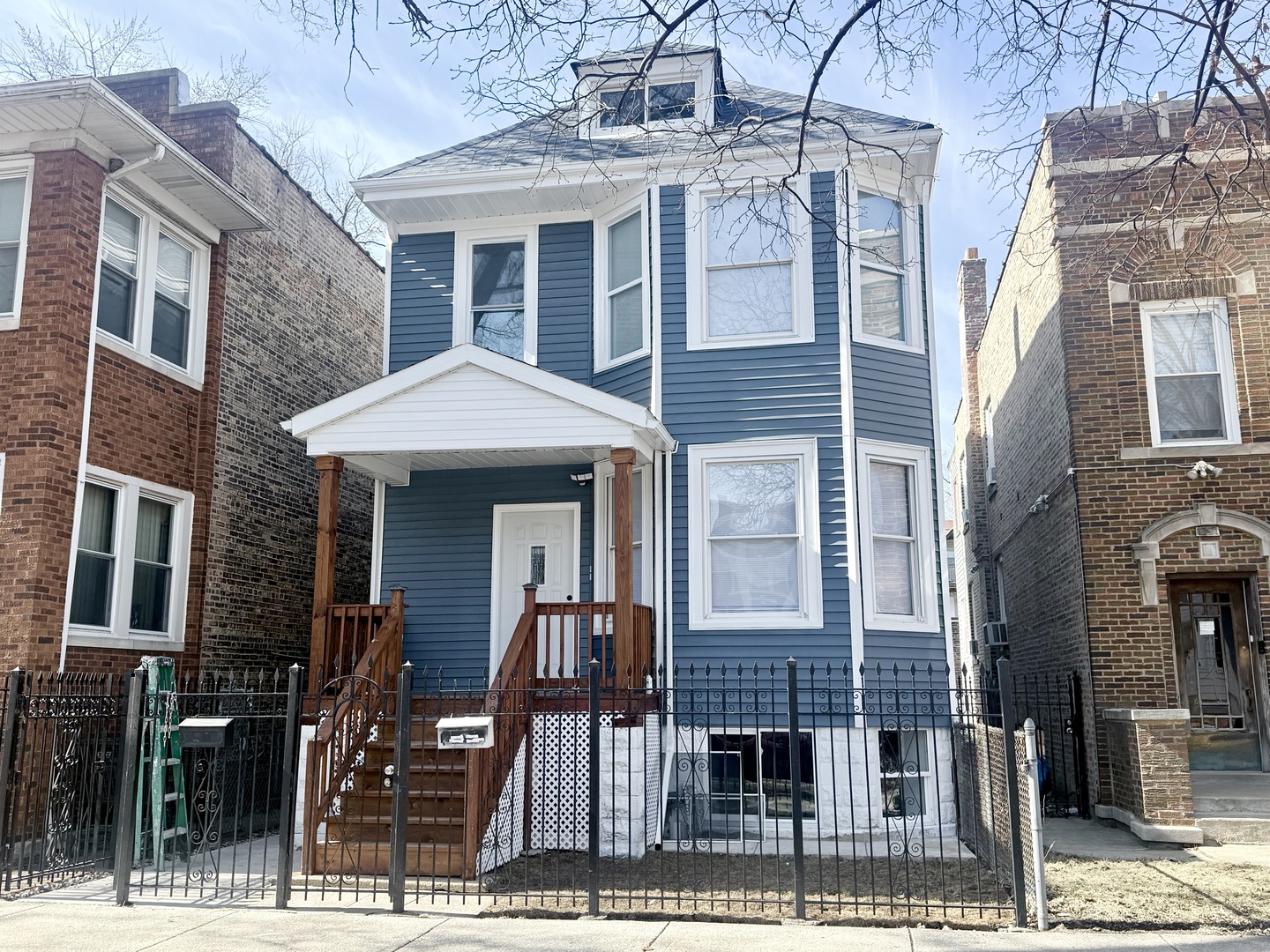 532 Lawler Avenue