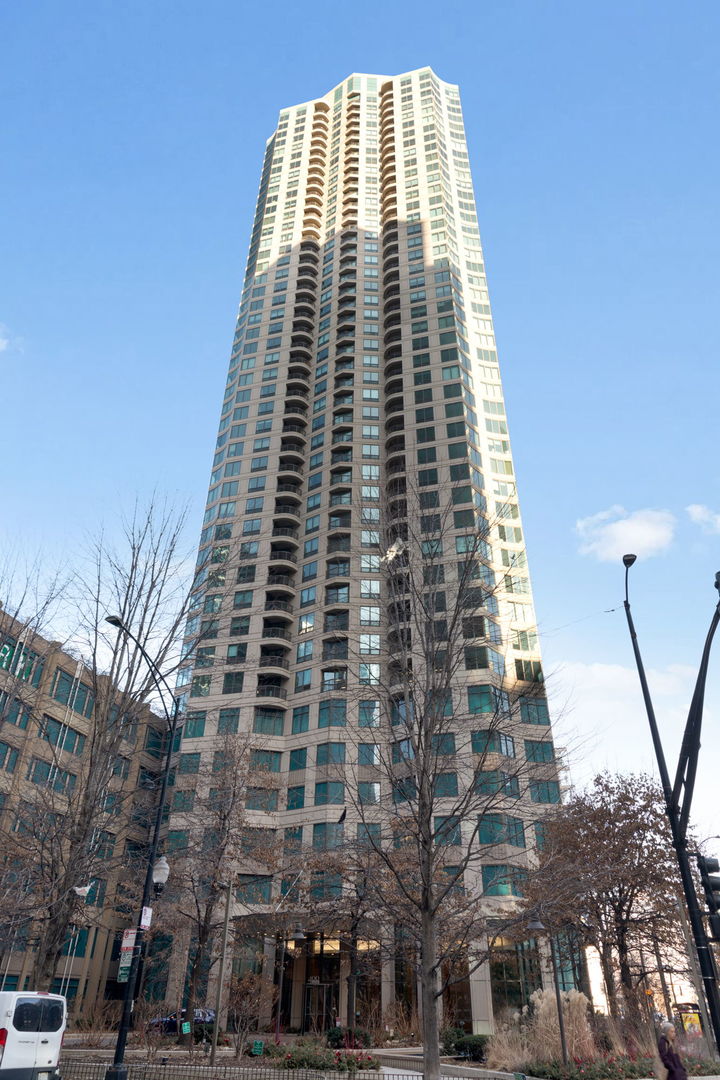 400 La Salle Drive