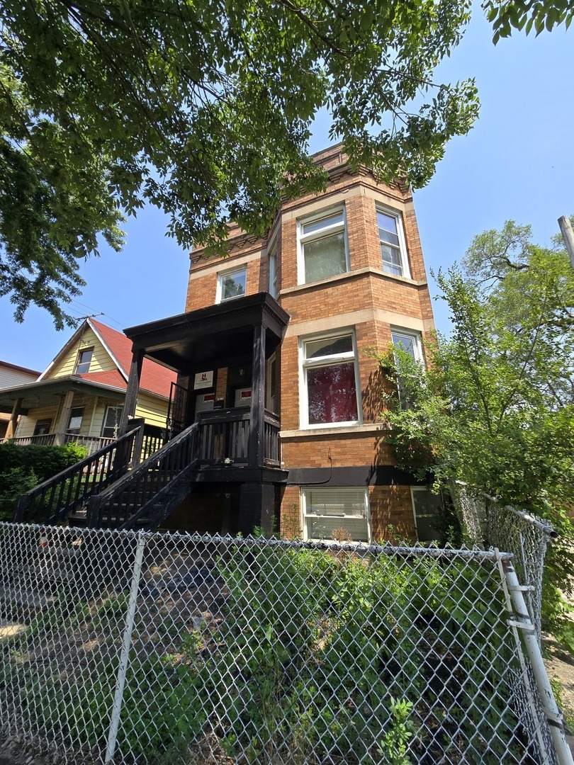 7047 May Street