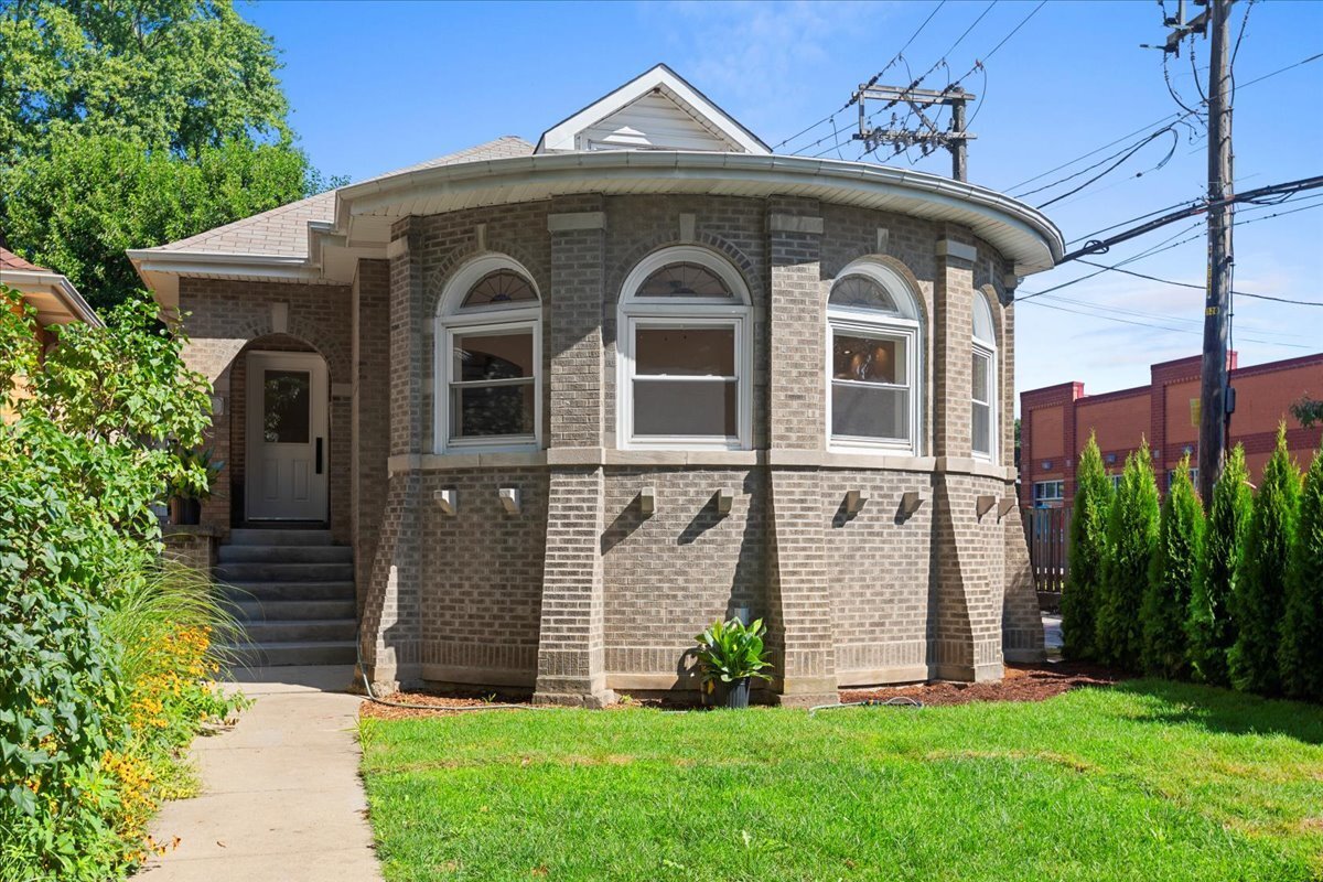 2416 MORSE Avenue