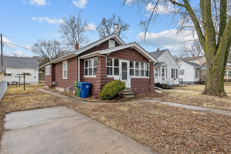 204 Adams Place