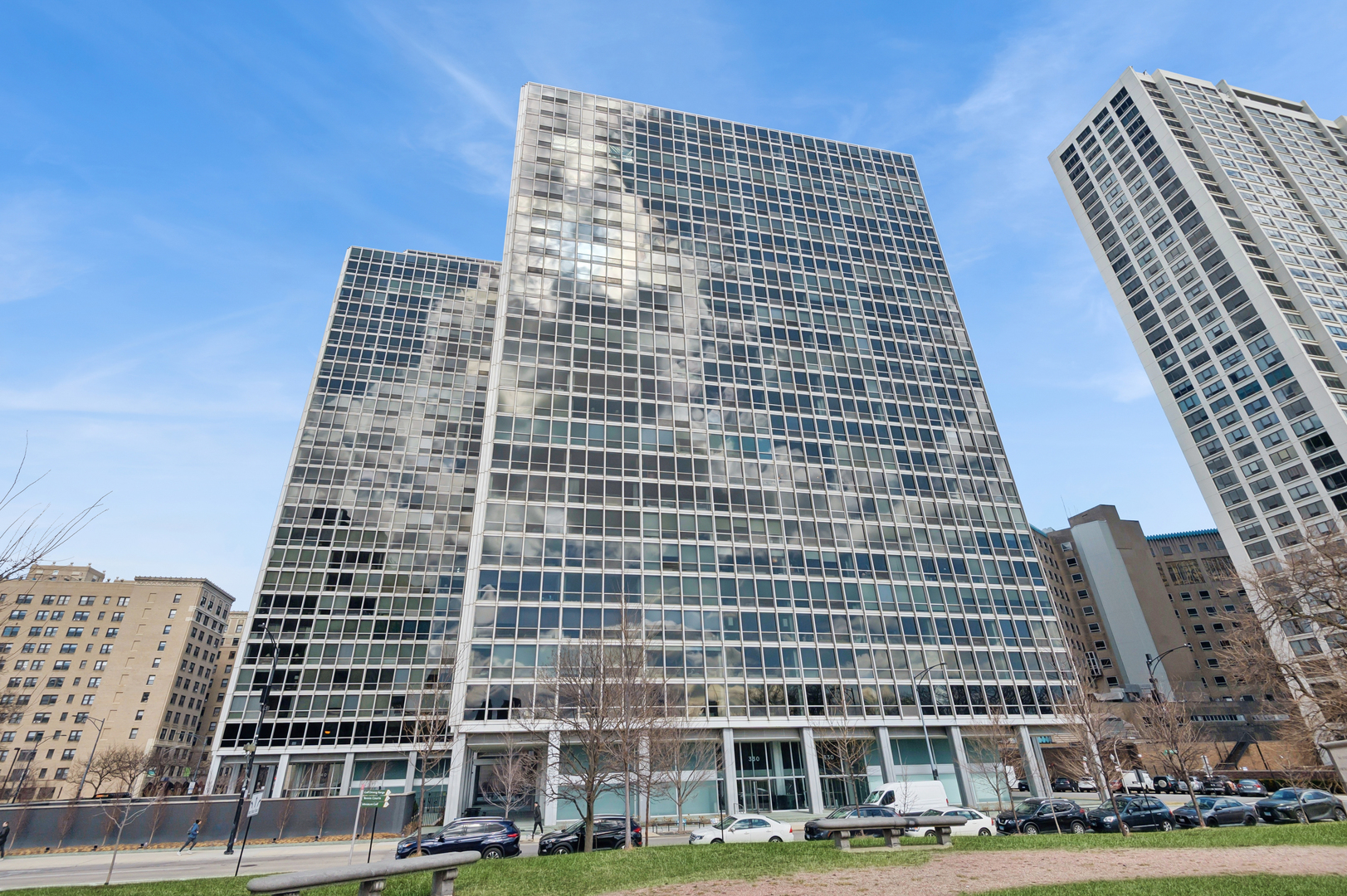 330 DIVERSEY Parkway
