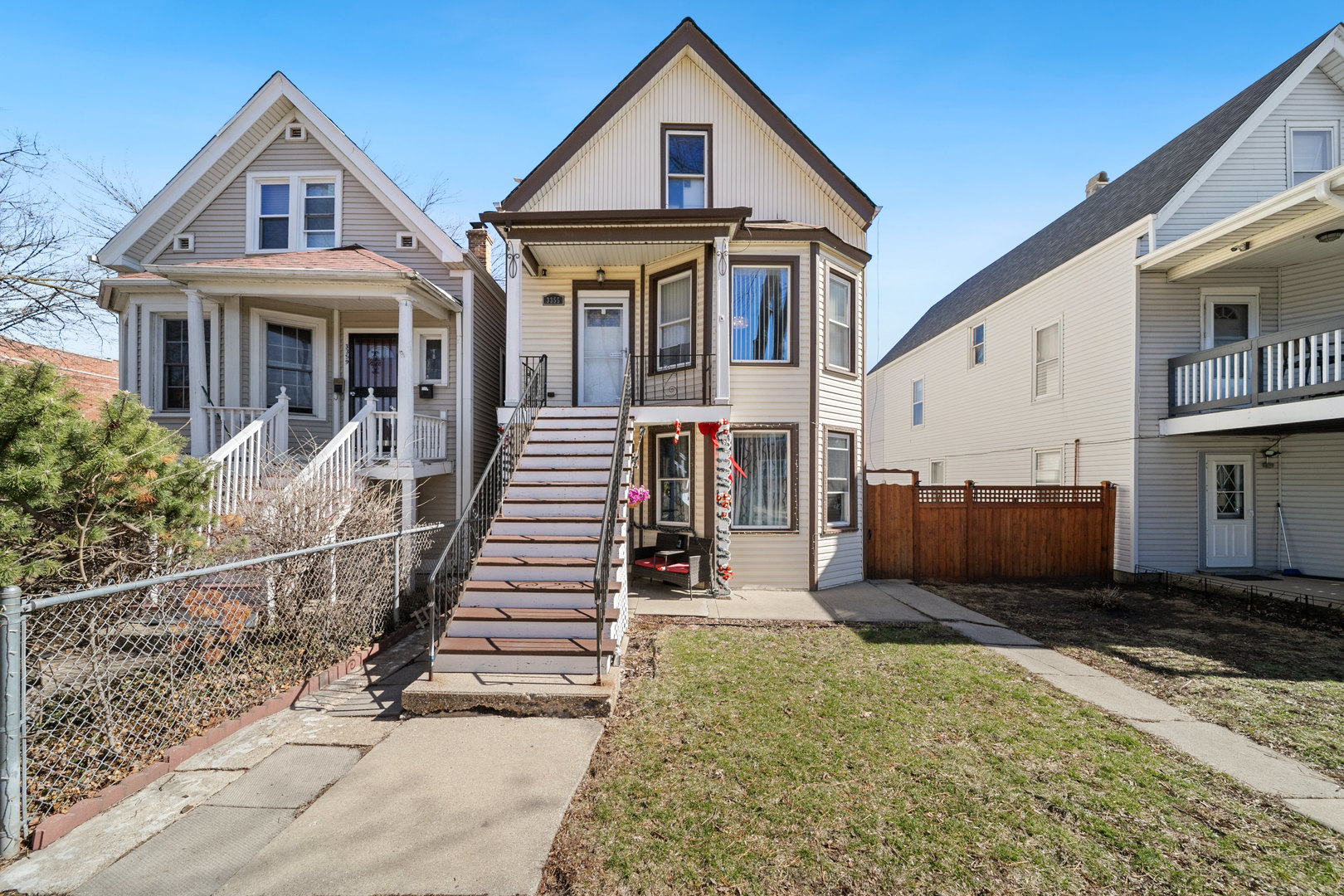 3355 HAMLIN Avenue