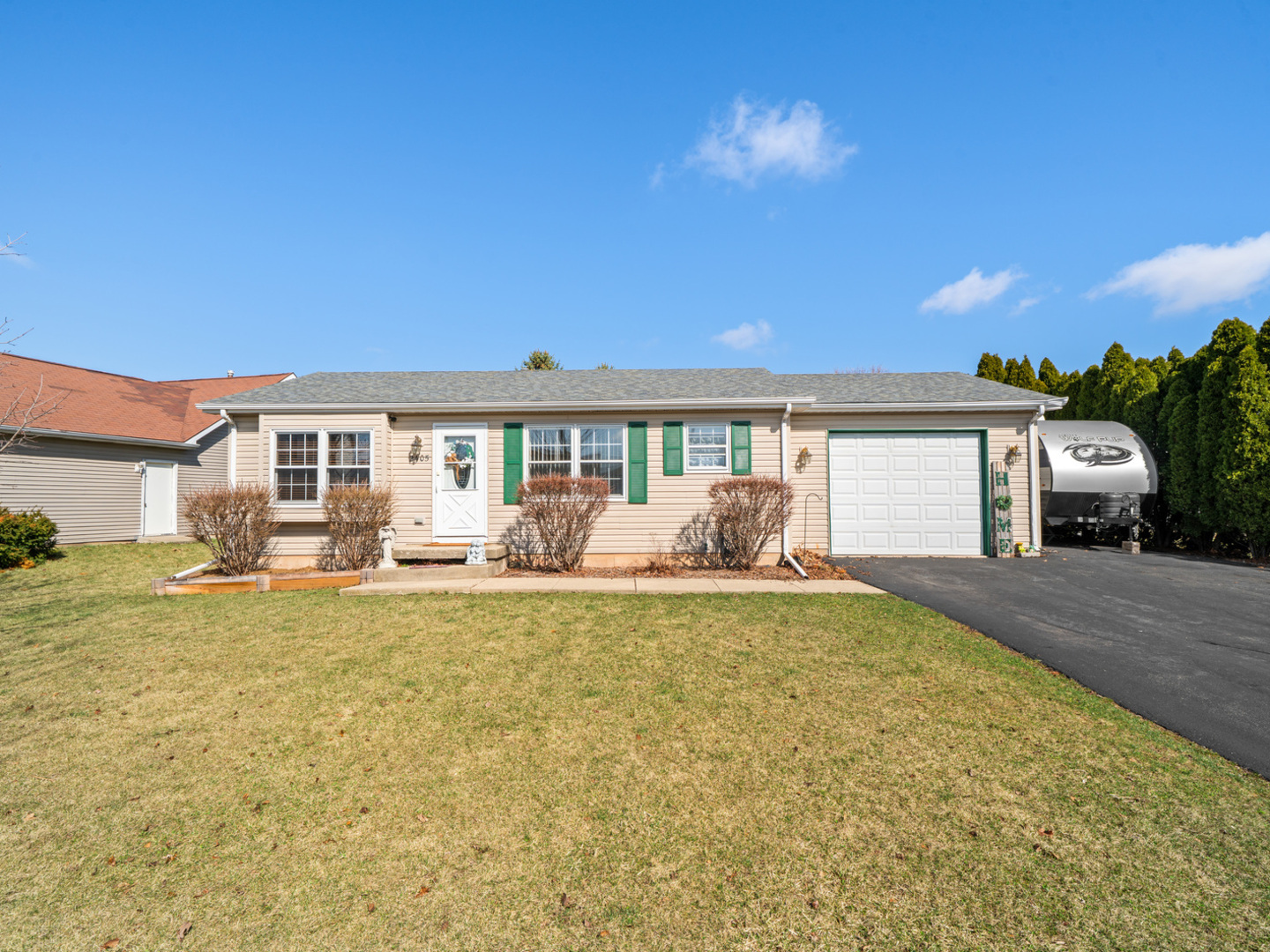 2405 Glen Circle East