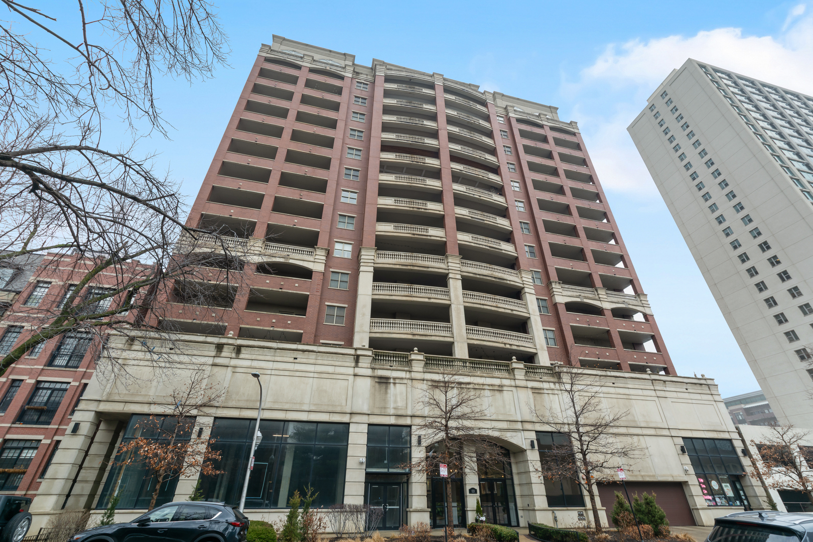 828 GRACE Street