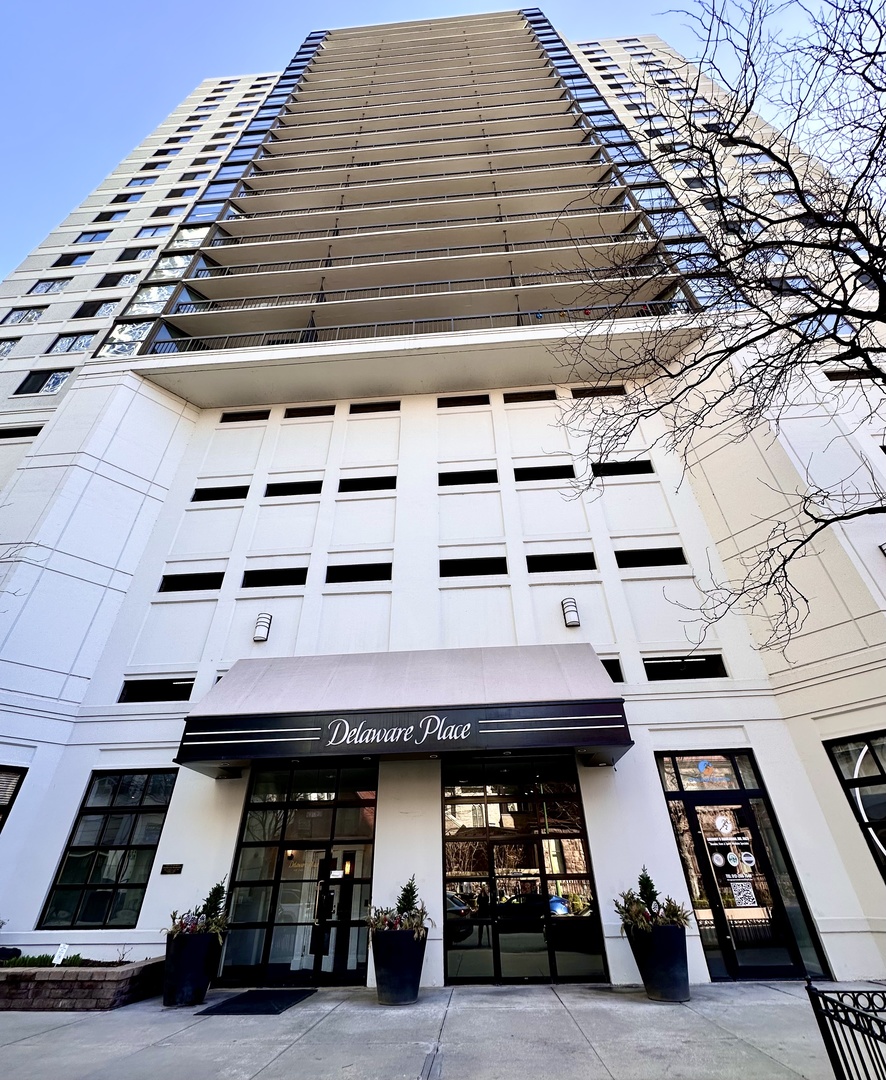 33 Delaware Place