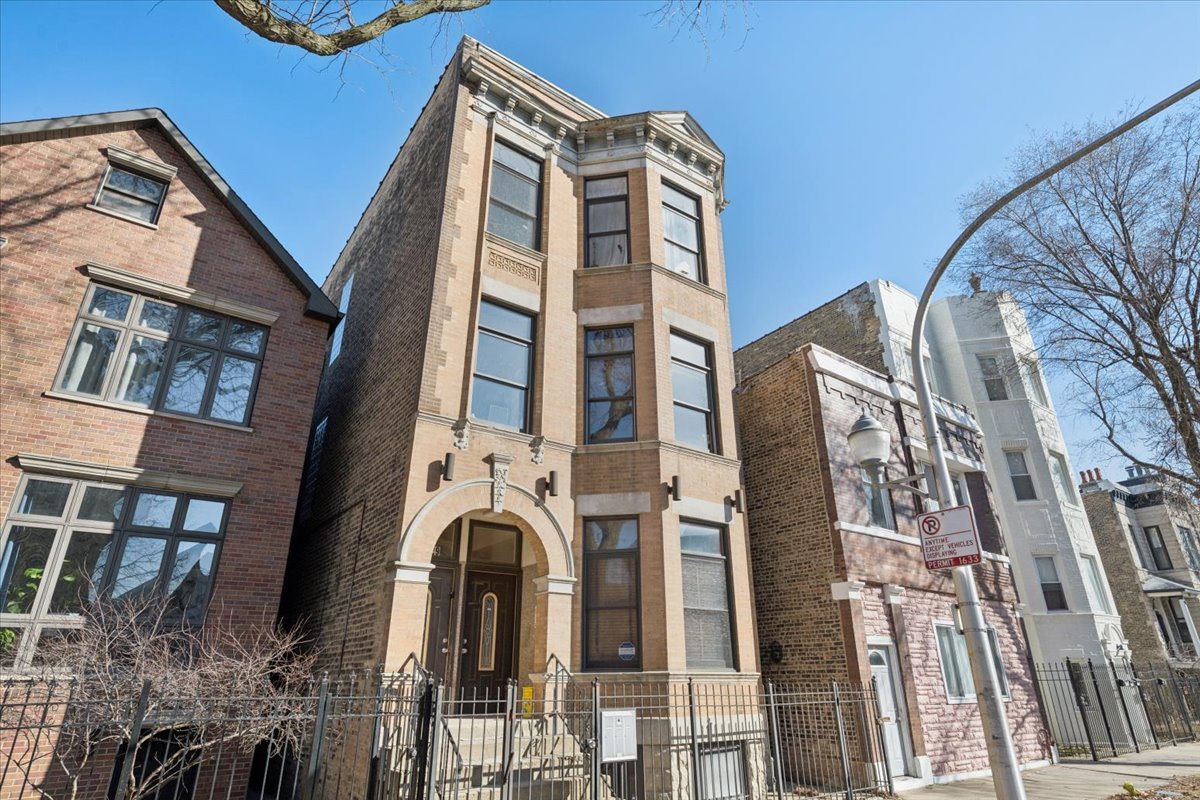 1129 Mozart Avenue