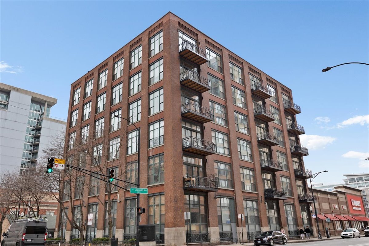 701 Jackson Boulevard