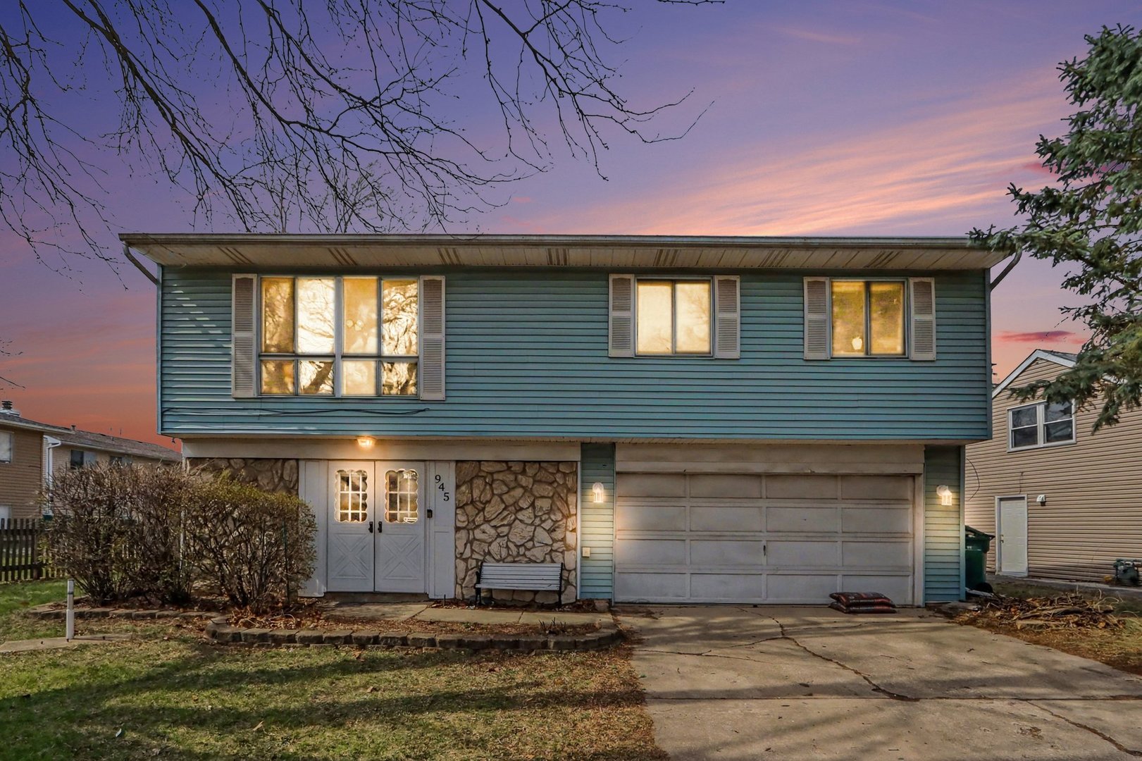 945 Surrey Court