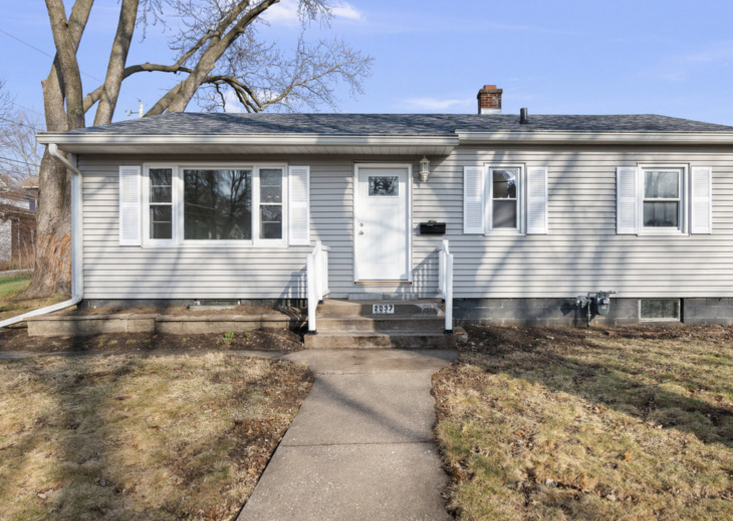 2037 Leclaire Street