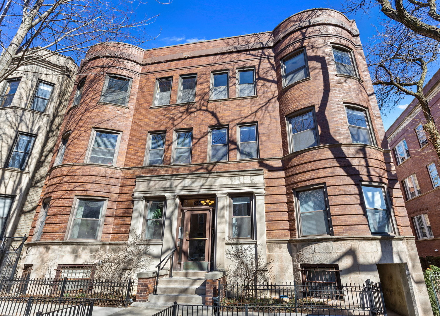 656 Buckingham Place