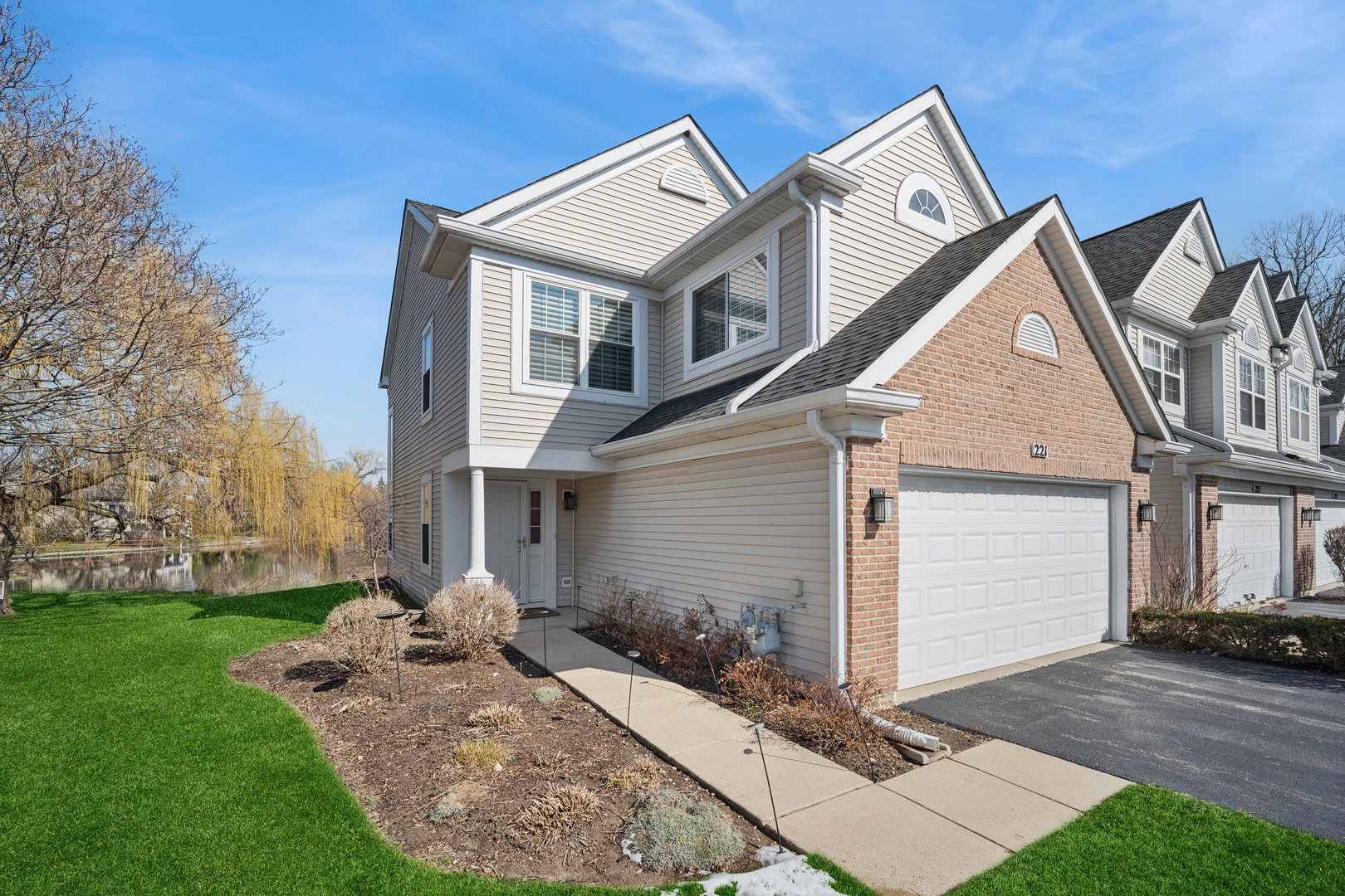 221 AINSLEY Drive