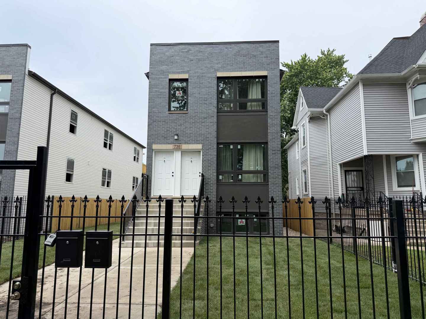 736 Pine Avenue