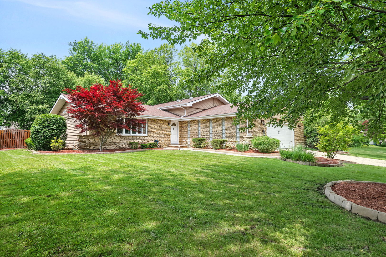 1810 Jana Lane