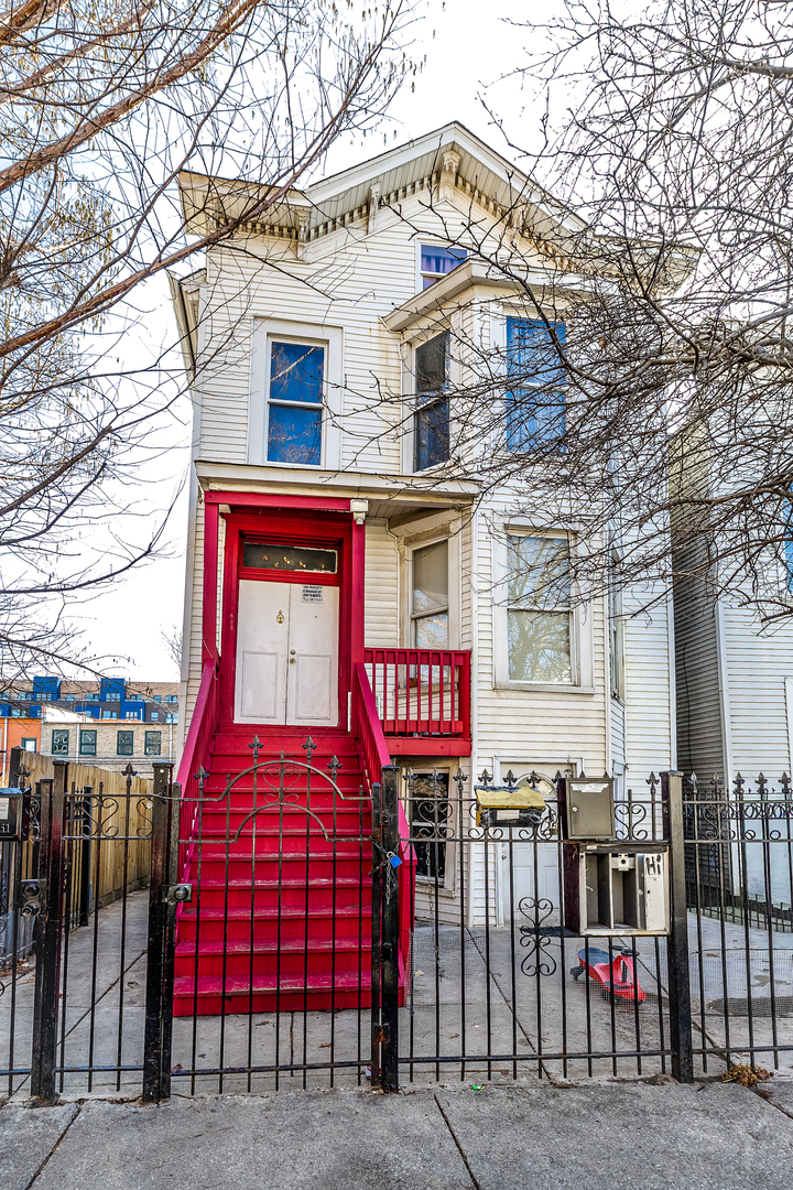 2423 Moffat Street