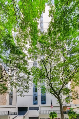 1339 Dearborn Street