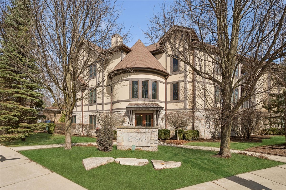 695 Roger Williams Avenue