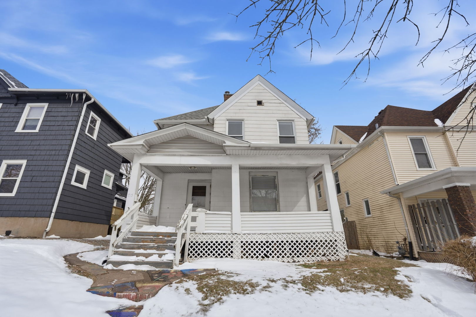 715 IOWA Street