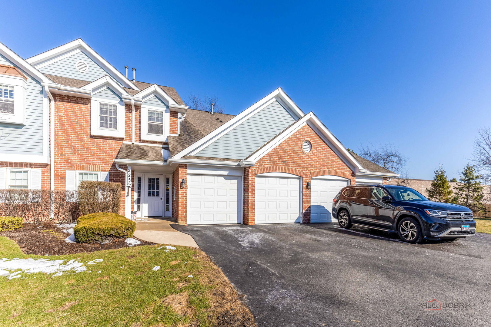 225 WINNSBORO Court