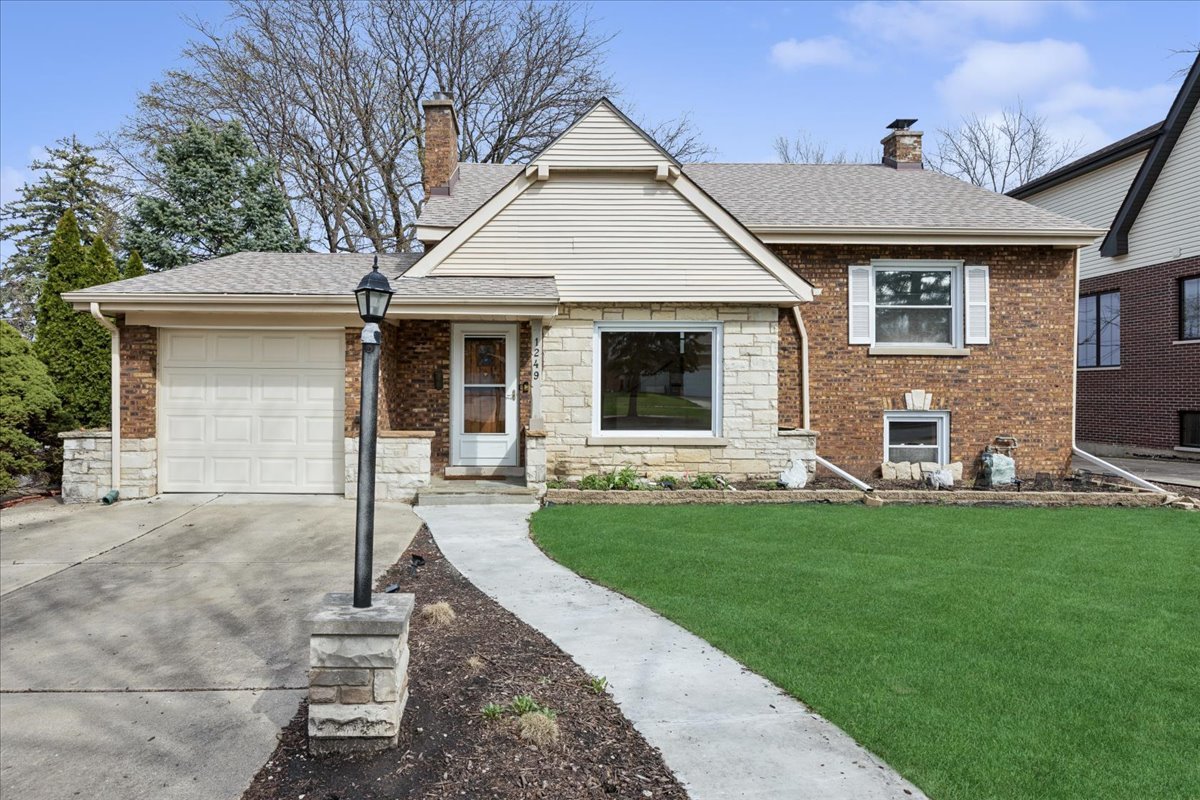 1249 Highridge Parkway