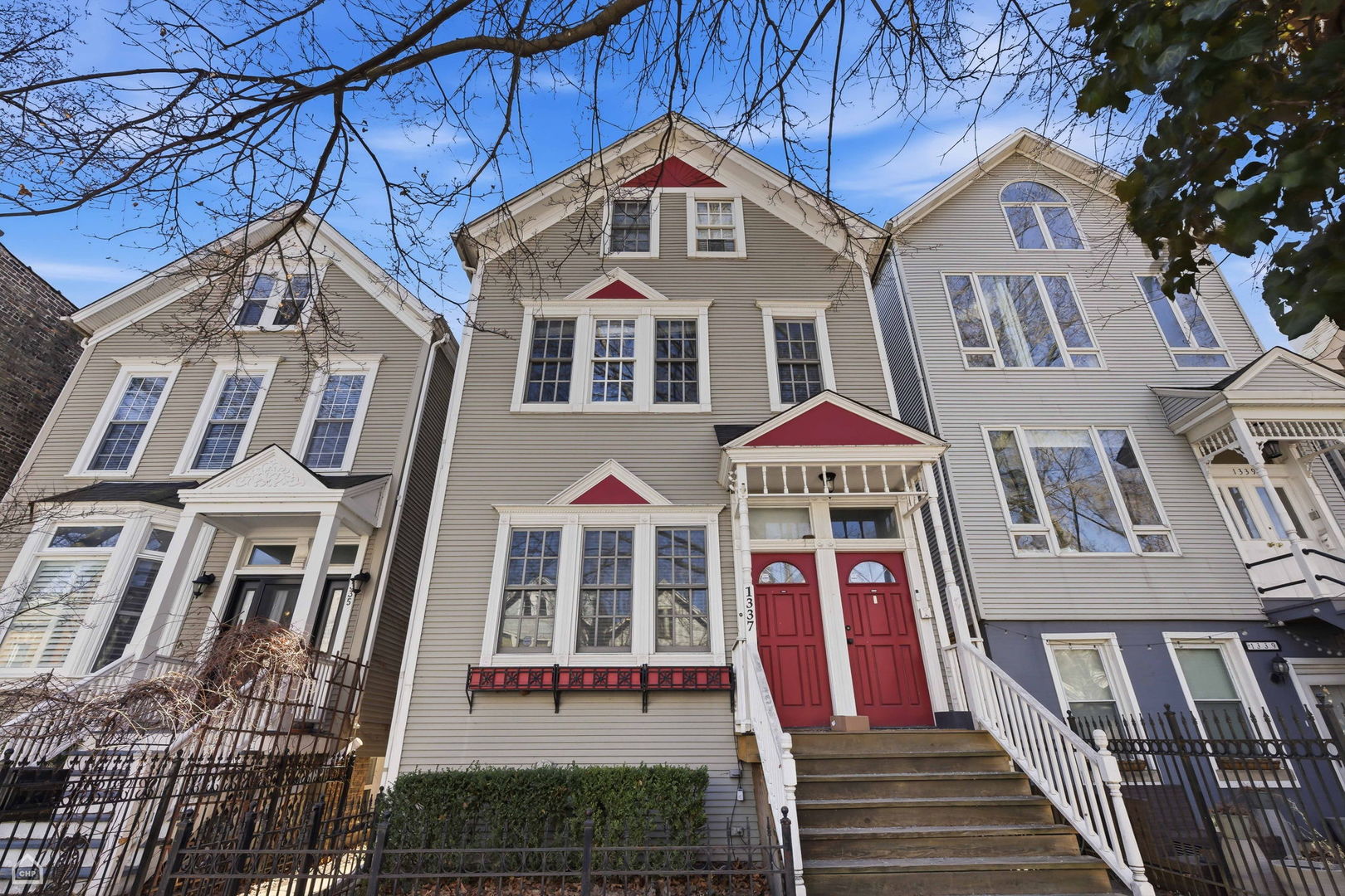1337 Barry Avenue