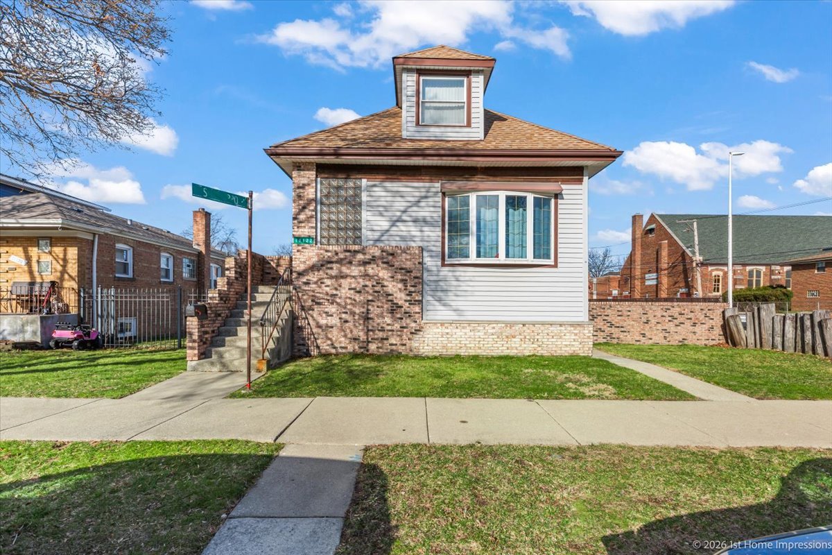 11122 Saint Louis Avenue