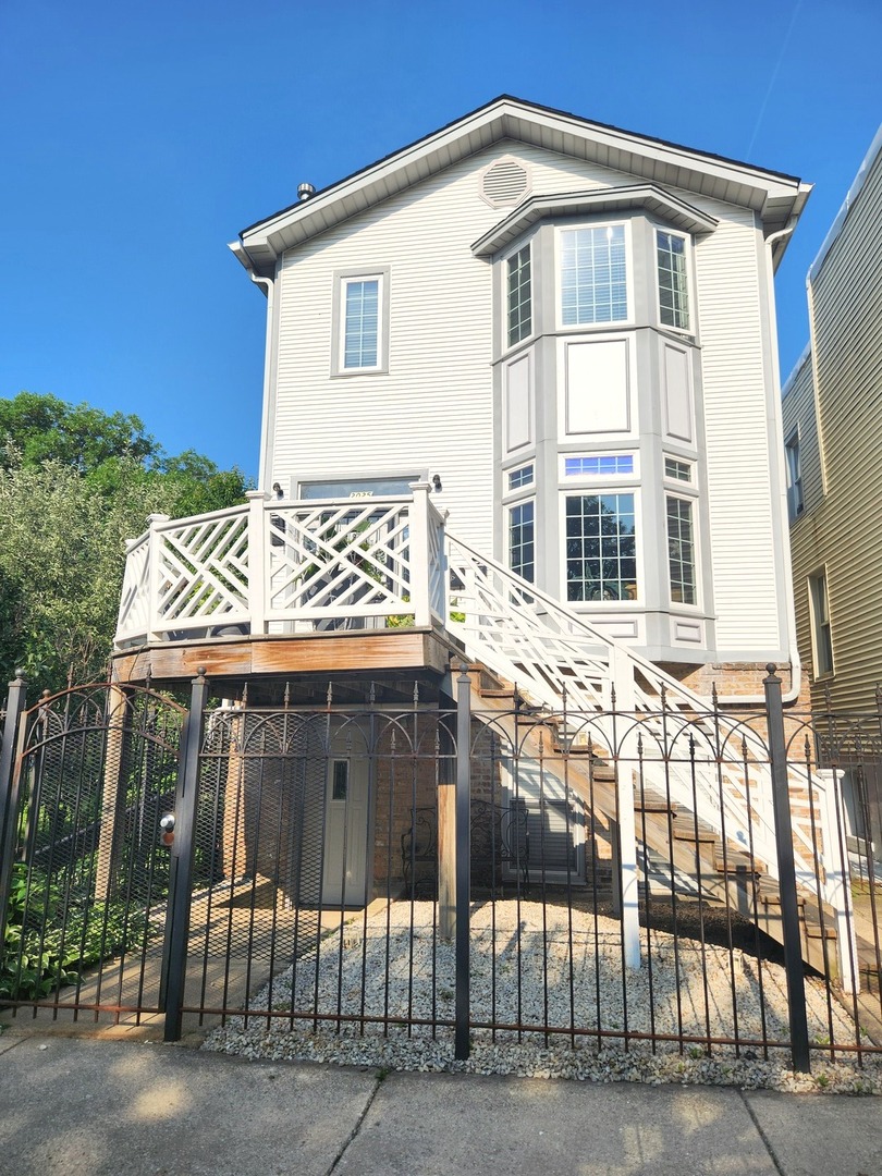 2025 Sawyer Avenue