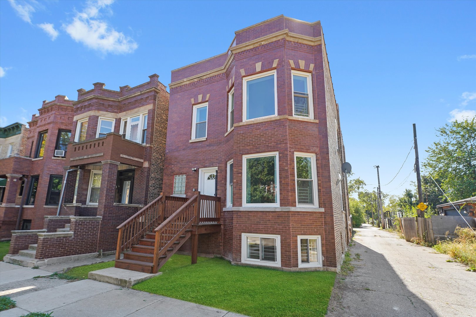 4447 van buren Street