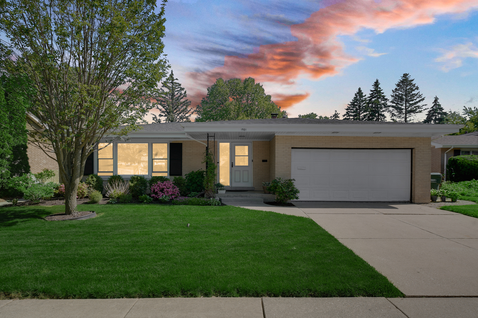1501 CARSON Court