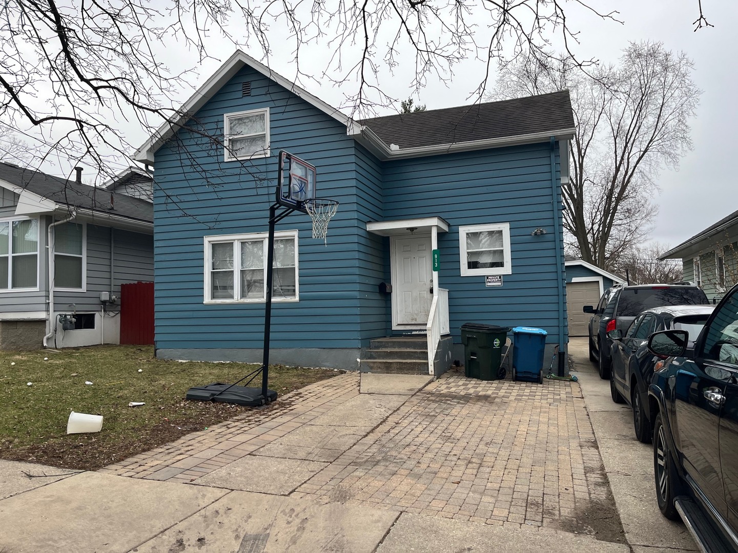 913 Superior Street