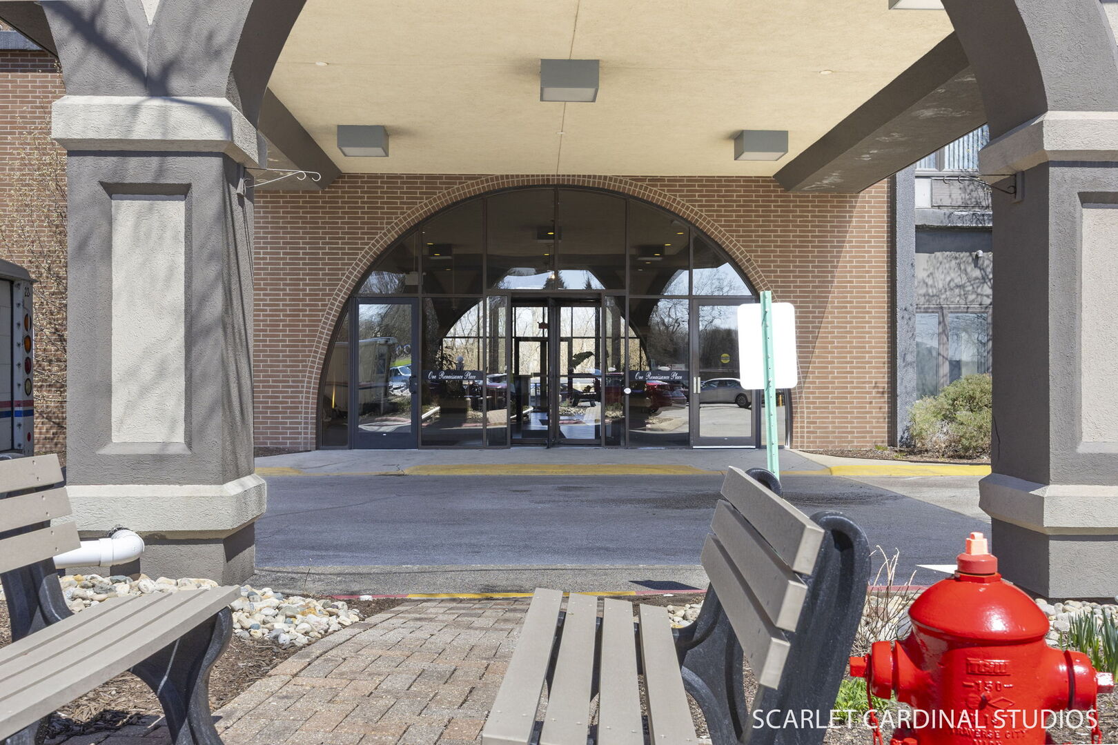 1 Renaissance Place