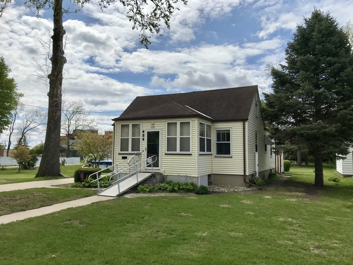 454 Lincoln Street