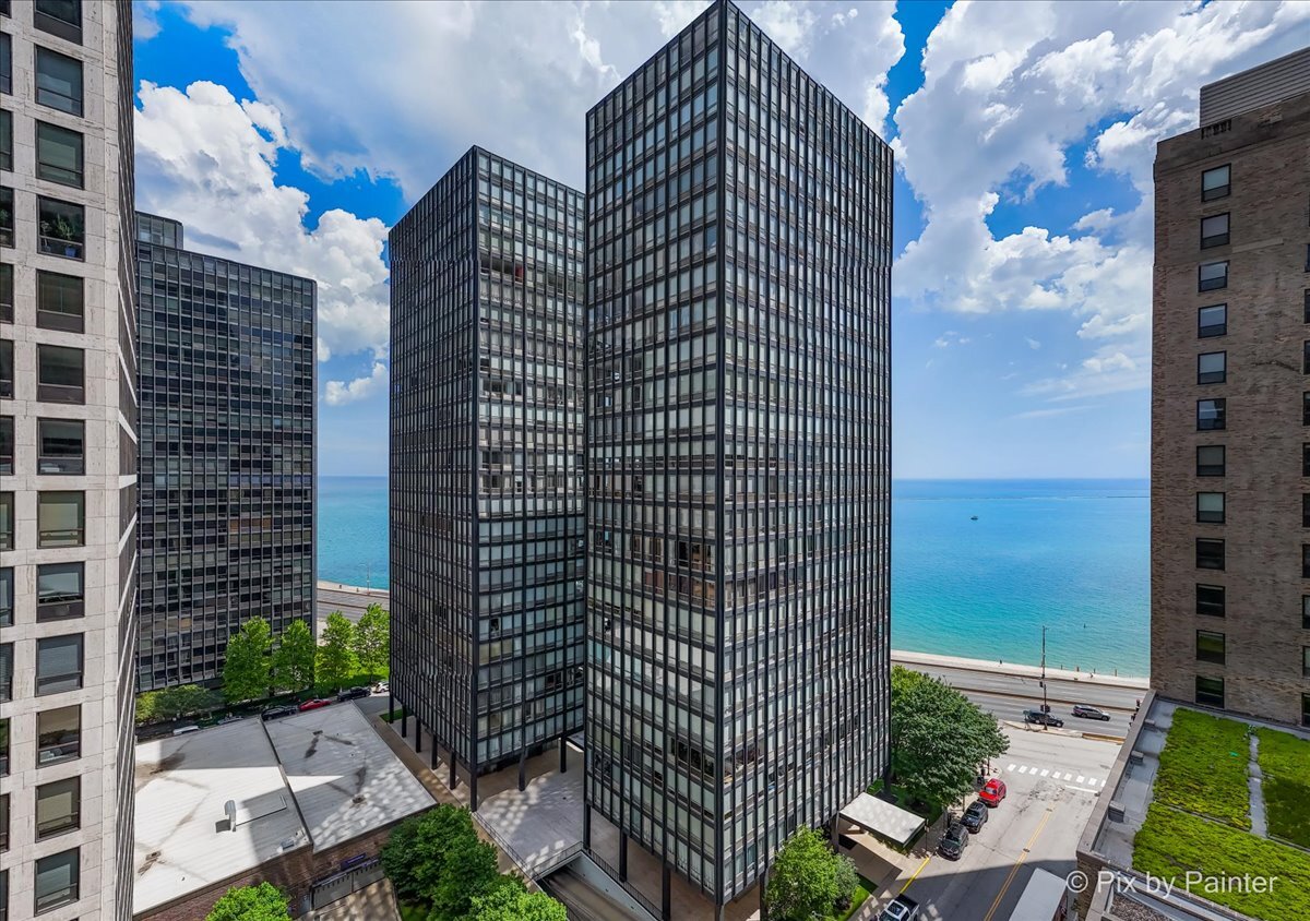 860 LAKE SHORE Drive