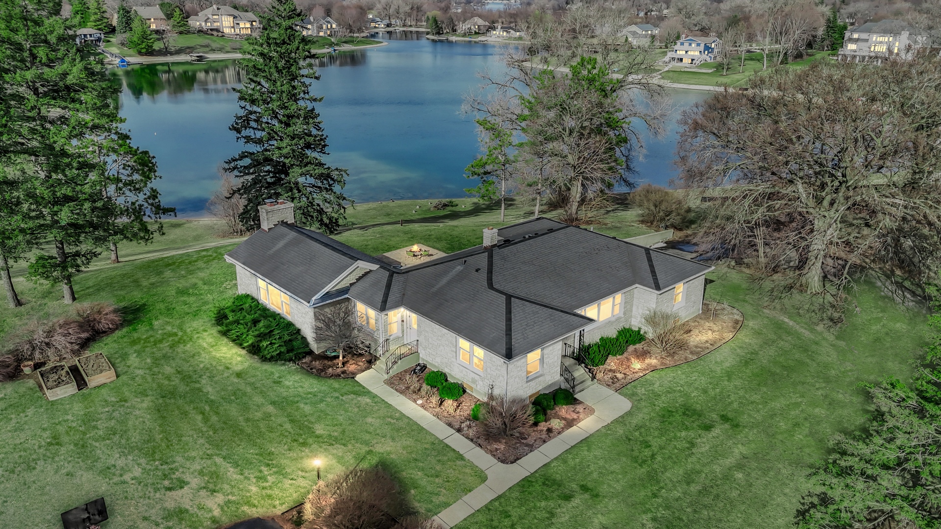 512 Bay Road