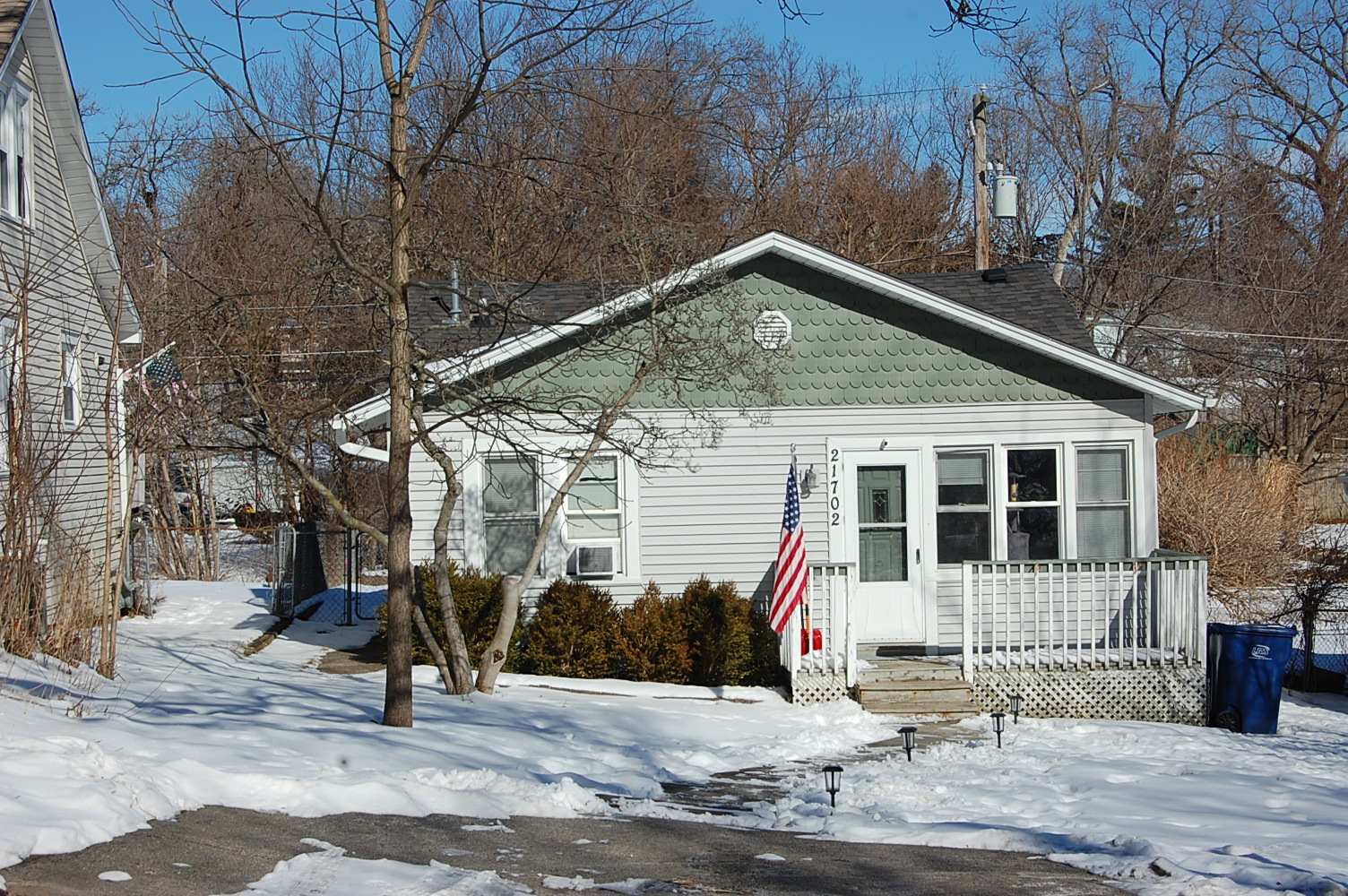 21702 Edgewood Avenue