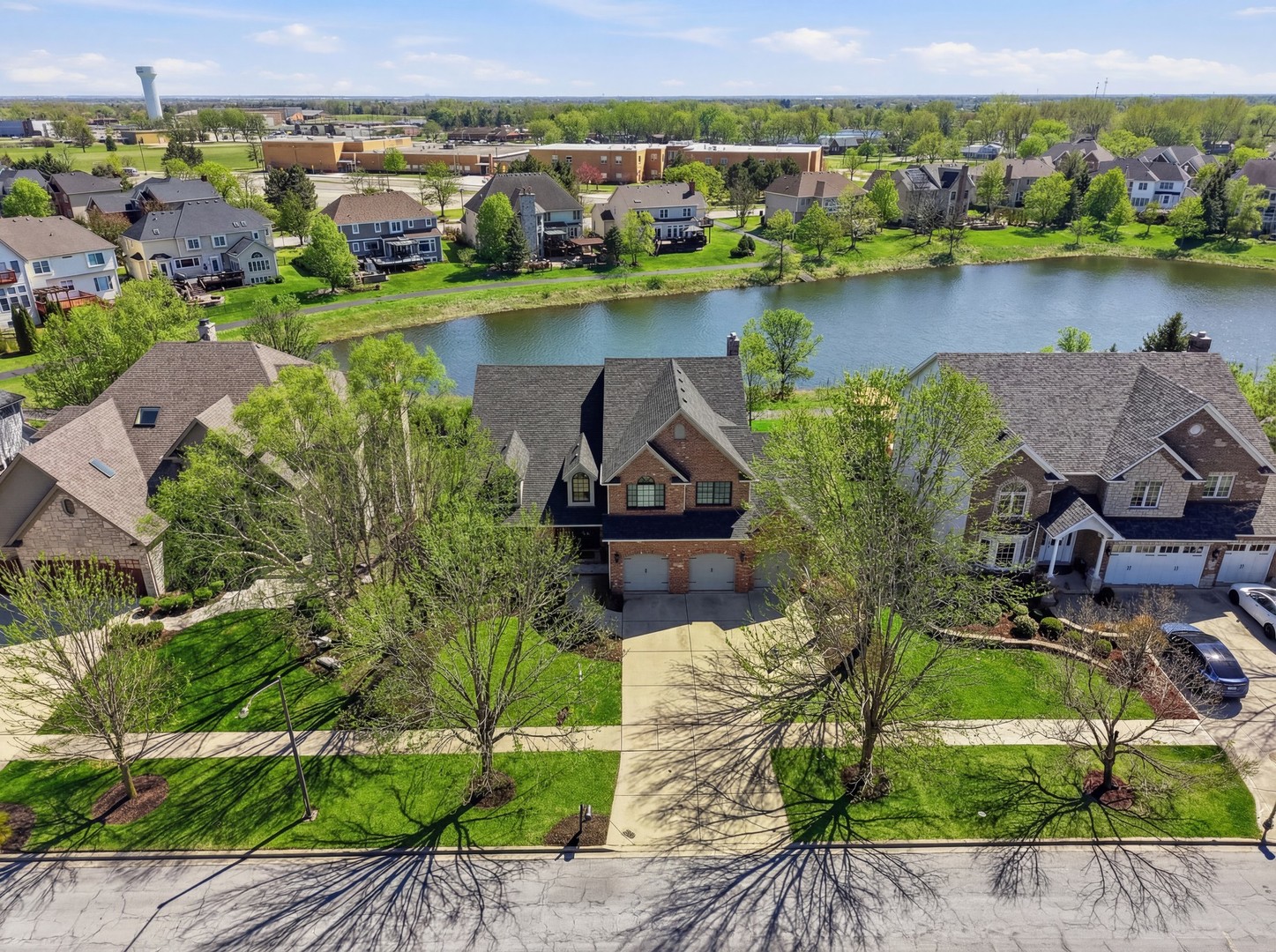 3212 Rollingridge Road